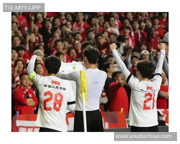 当红足球巨星遭遇球迷怒骂 短短一句话成赛季最大争议