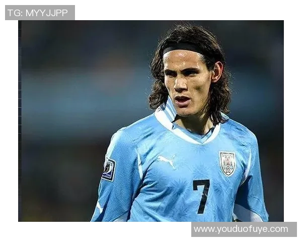 郑心怡足球球星：耀目风采与独特魅力